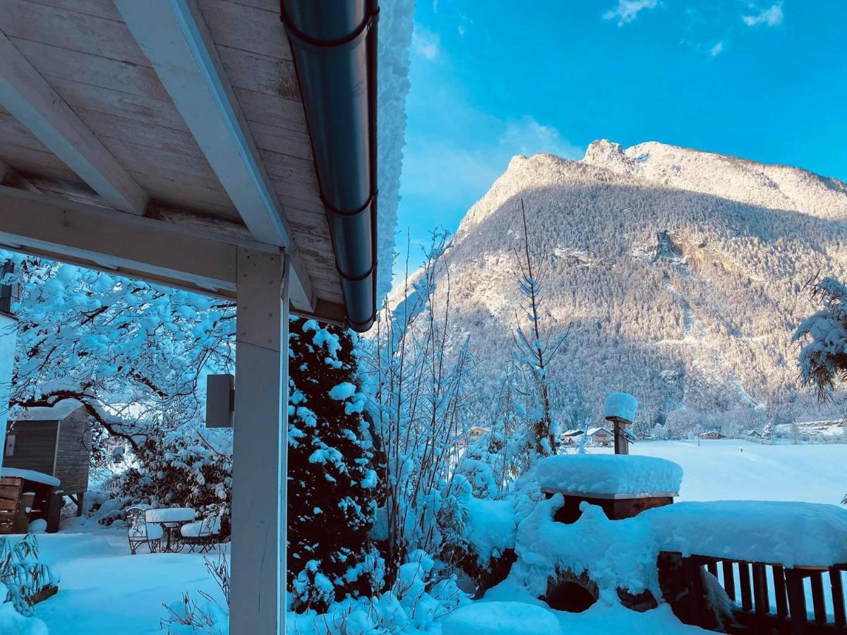Forest Chalet, 15 Min To Salzburg Olt Town, And Most Beautiful Lakes, Secluded Location, 1,000 Sqm Garden, Mountainview, Panorama Sauna, Bath Whirlpool, Bbq&Bikes&Sunbeds For Free, Up To 10 P غولنغ ان دير سالزا المظهر الخارجي الصورة